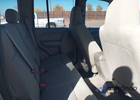 2006 Jeep Liberty Sport z USA, uszkodzony, nr VIN 1J4GL48K56W126387